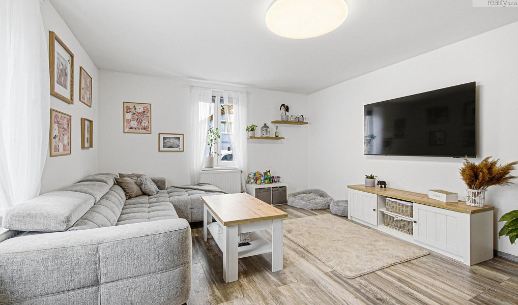 Prodej domu 105 m² s pozemkem 253 m², Dubí – náhled fotky 3