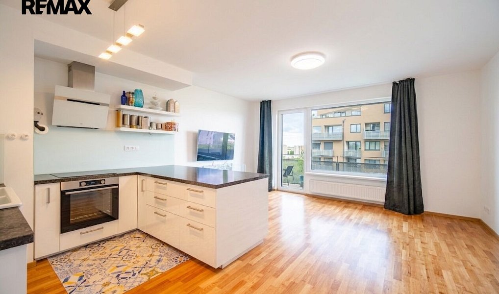 Prodej bytu 4+kk 93 m², Praha – náhled fotky 2