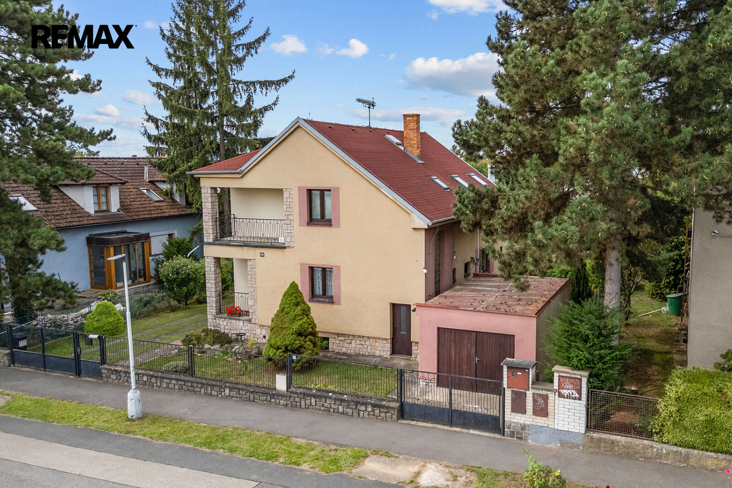 Prodej domu 160 m² s pozemkem 809 m² – fotografie 2