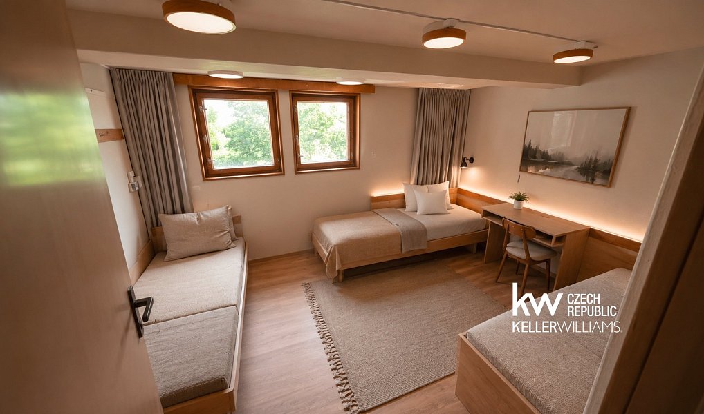 Prodej ubytovacího objektu 900 m², Rožmitál pod Třemšínem – náhled fotky 12