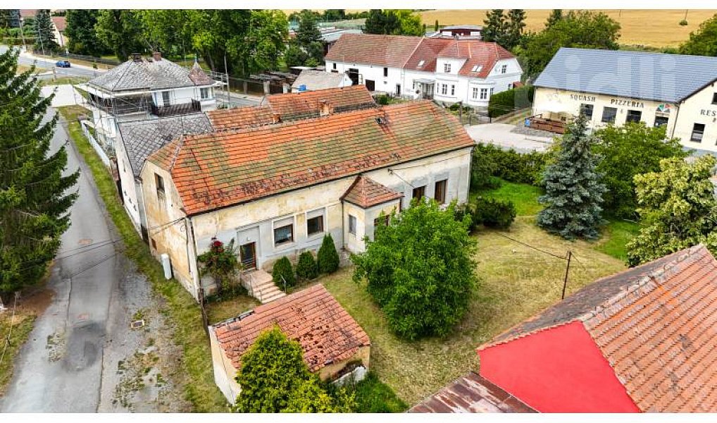 Prodej domu 352 m² s pozemkem 1 255 m², Pernarec – fotka 1 z 16
