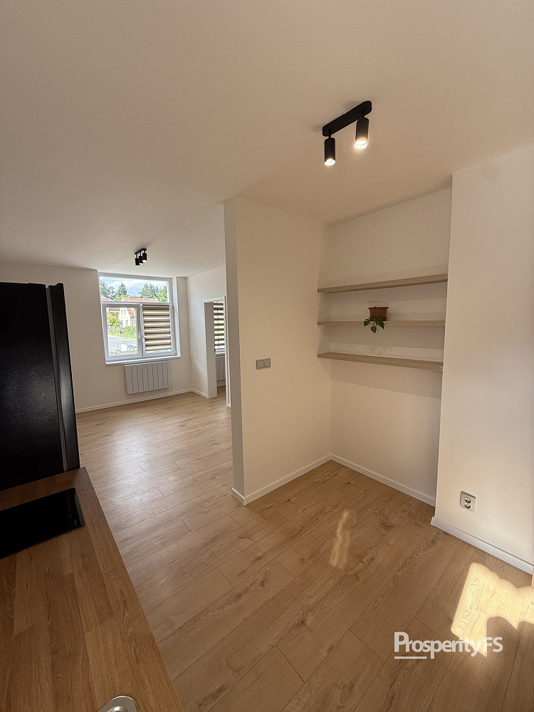 Pronájem bytu 2+kk 47 m² — photo 2