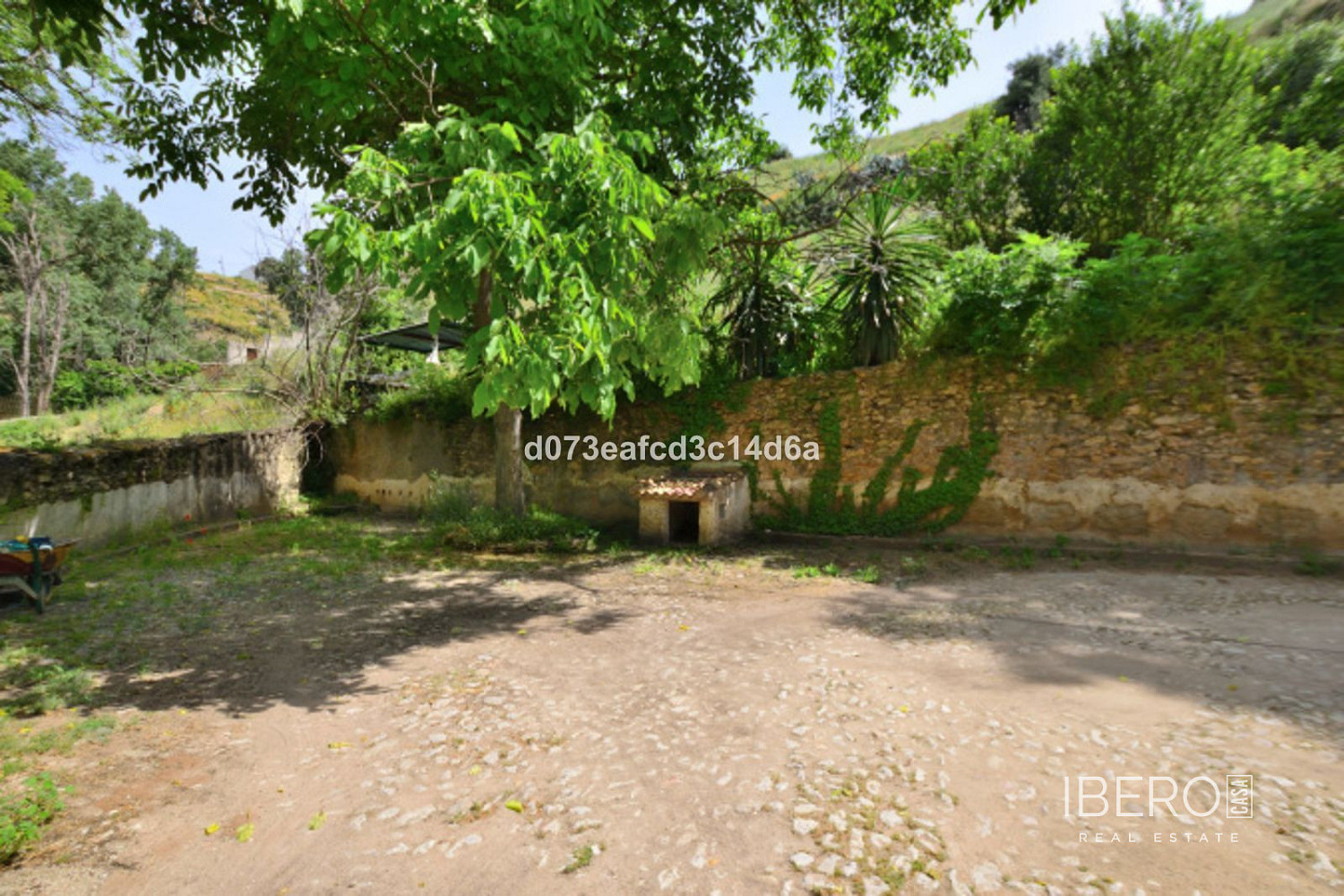 Prodej domu 987 m² s pozemkem 28 000 m² — photo 2