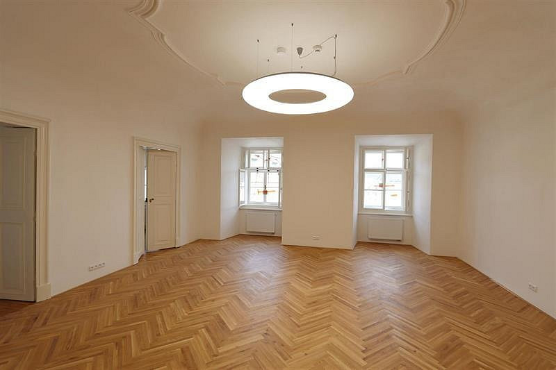 Pronájem kanceláře 65 m² — photo 2