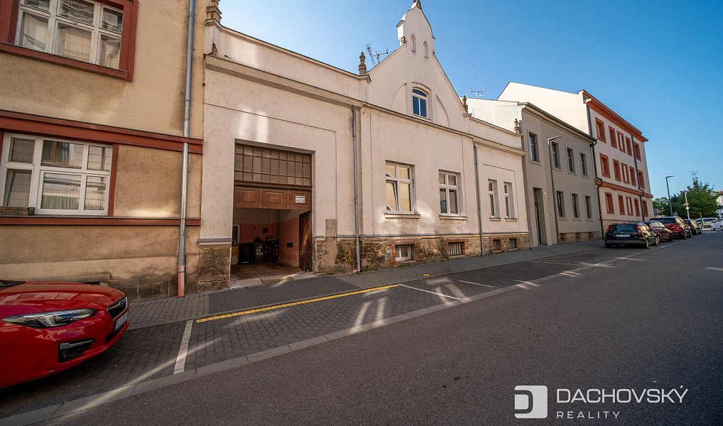 Prodej domu 150 m² s pozemkem 409 m², Chrudim – fotka 1 z 36