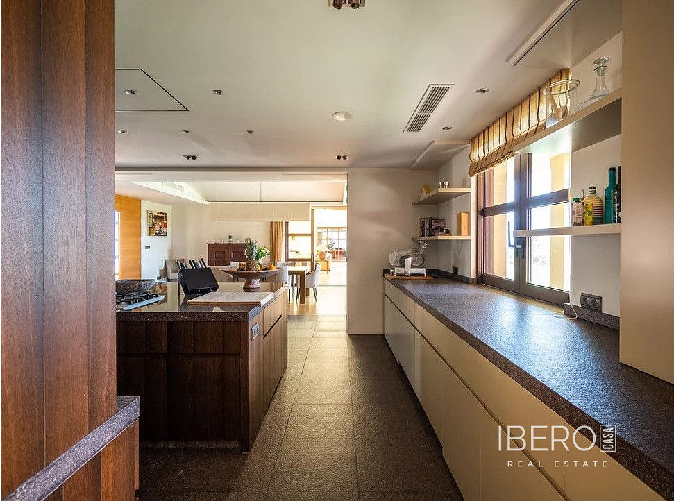 Prodej domu 1 450 m² s pozemkem 3 491 m² — photo 3