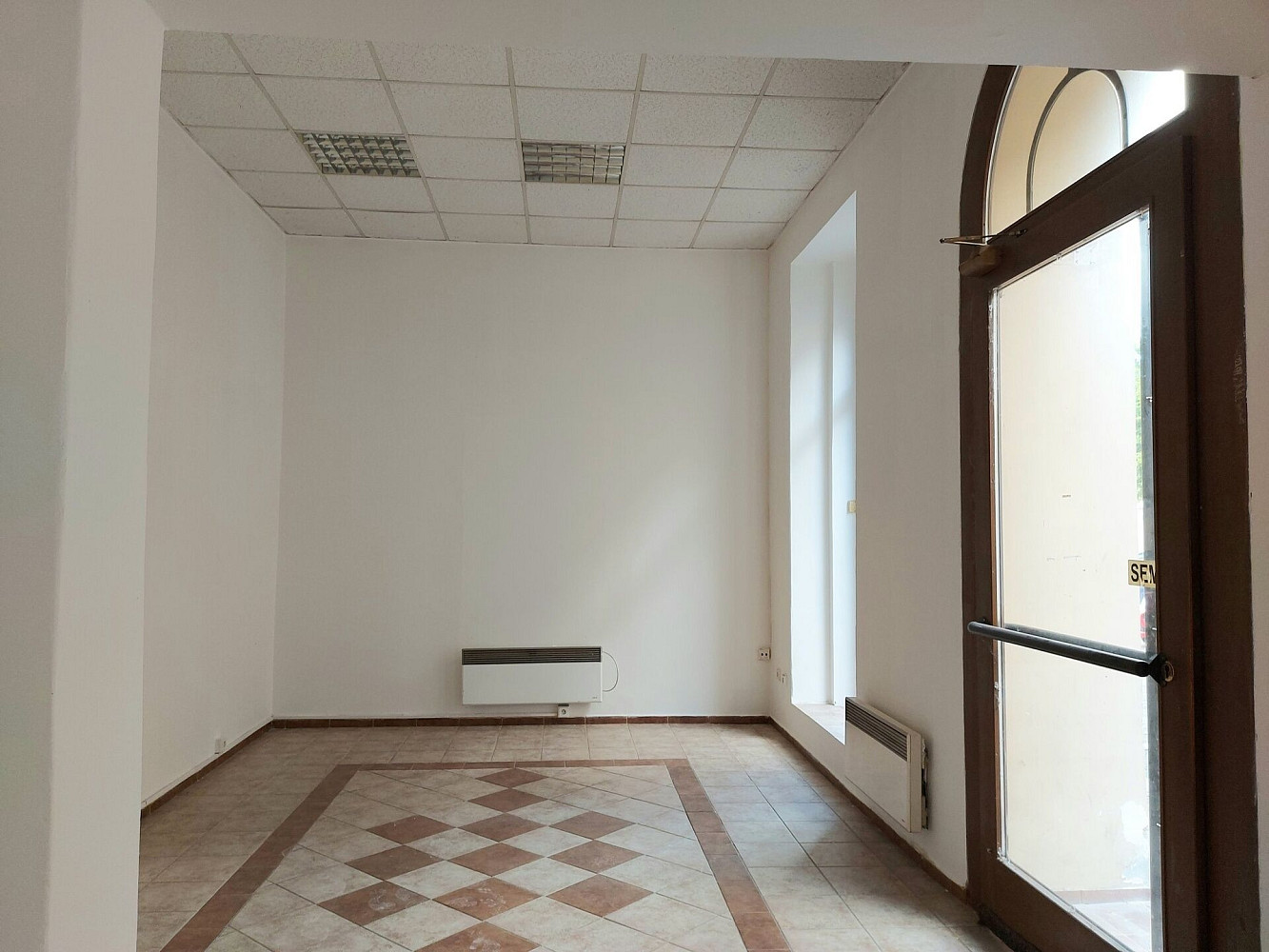 Pronájem obchodních prostor 36 m²