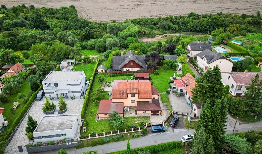 Prodej domu 225 m² s pozemkem 904 m², Vodochody – náhled fotky 30