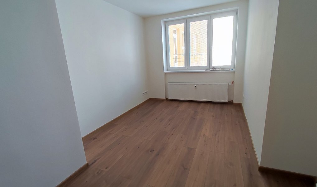 Prodej bytu 3+1 85 m², Praha – náhled fotky 2