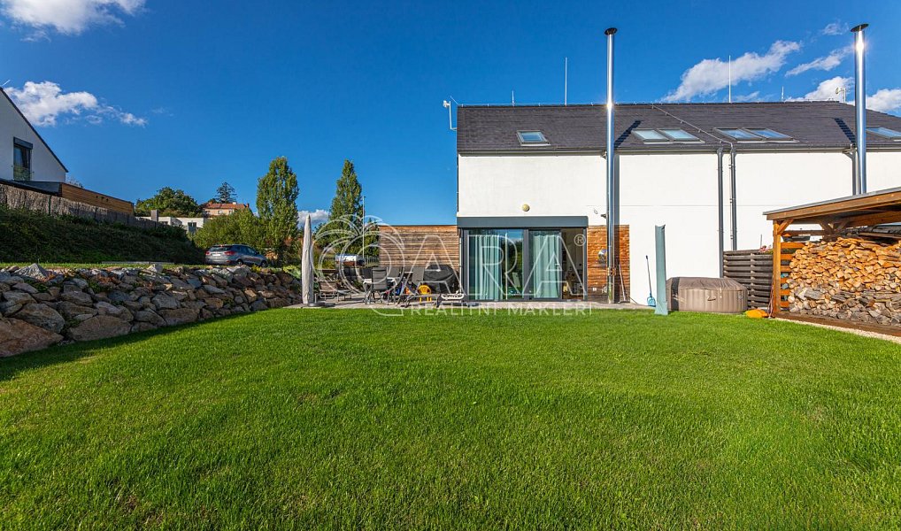 Prodej domu 131 m² s pozemkem 838 m², Kamenice – náhled fotky 4