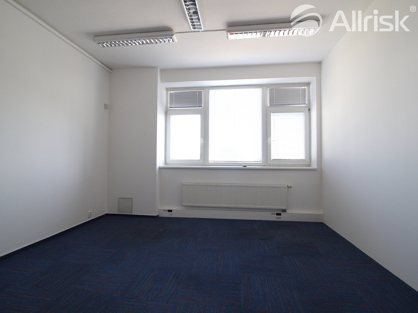 Pronájem kanceláře 42 m² – fotografie 4