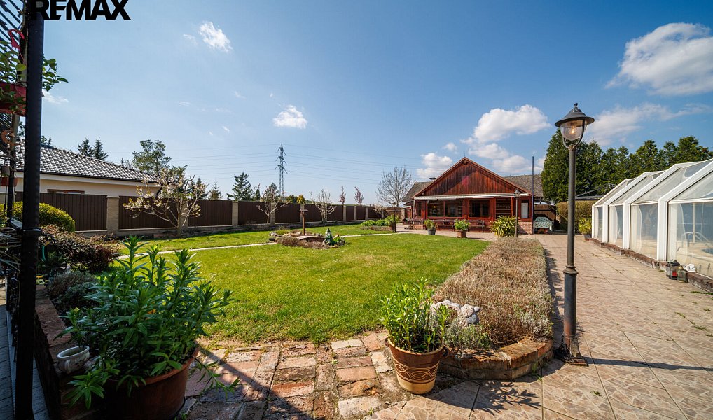 Prodej domu 217 m² s pozemkem 1 818 m², Louny – náhled fotky 28