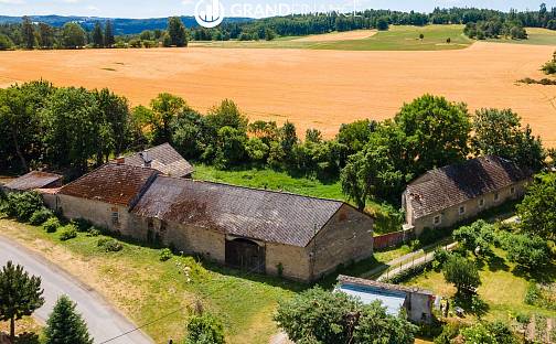 Prodej domu 187 m² s pozemkem 2 851 m², Vrchotovy Janovice - Šebáňovice, okres Benešov
