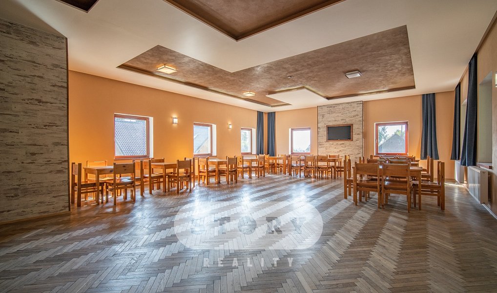 Prodej ubytovacího objektu 1 407 m², Staré Město – náhled fotky 14