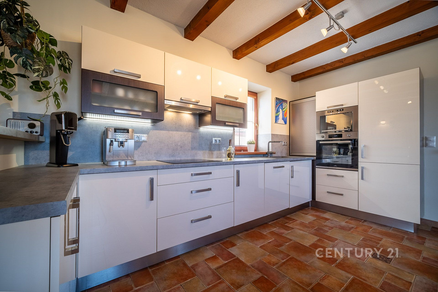 Prodej domu 220 m² s pozemkem 242 m² – fotografie 3