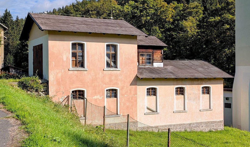 Skladovací prostor - garáž v Kořenově, Kořenov – náhled fotky 5