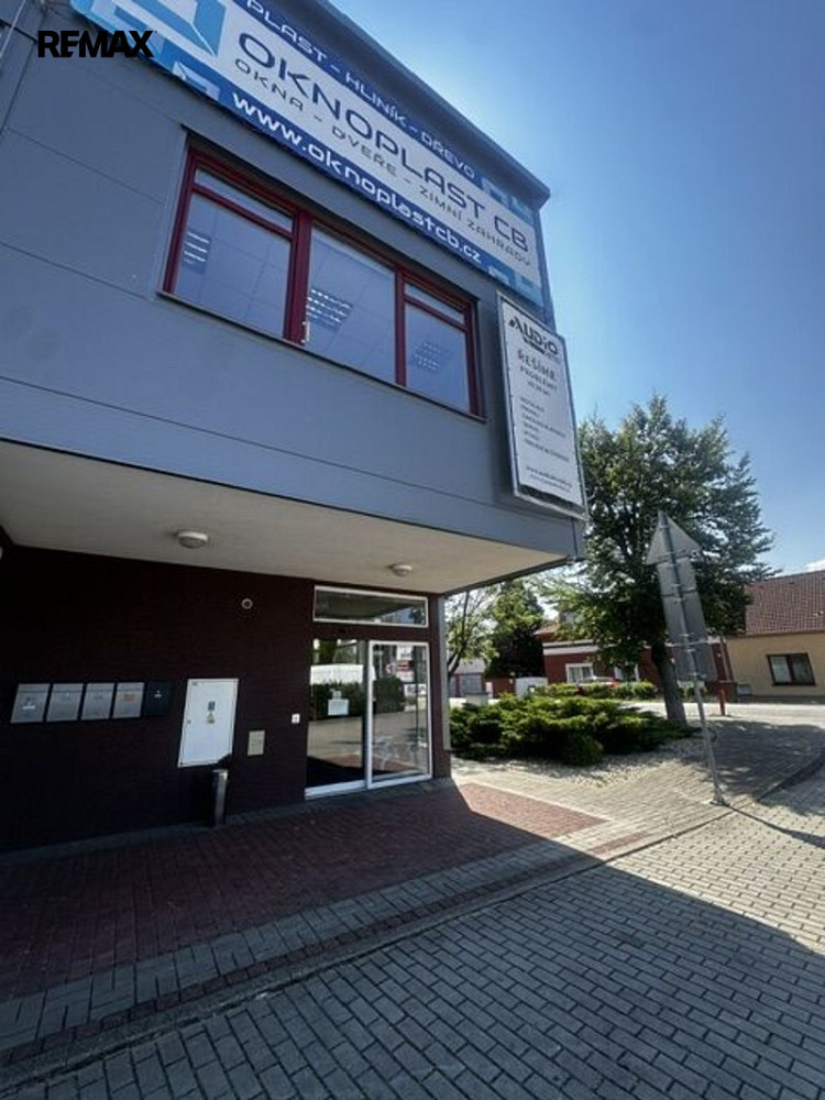 Pronájem obchodních prostor 160 m² – fotografie 4