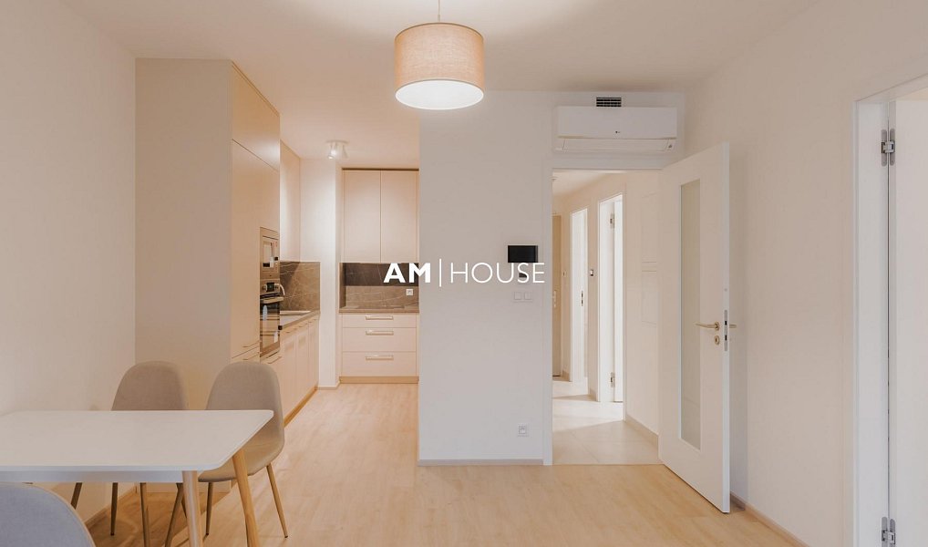 Pronájem bytu 3+kk 89 m², Praha – náhled fotky 2