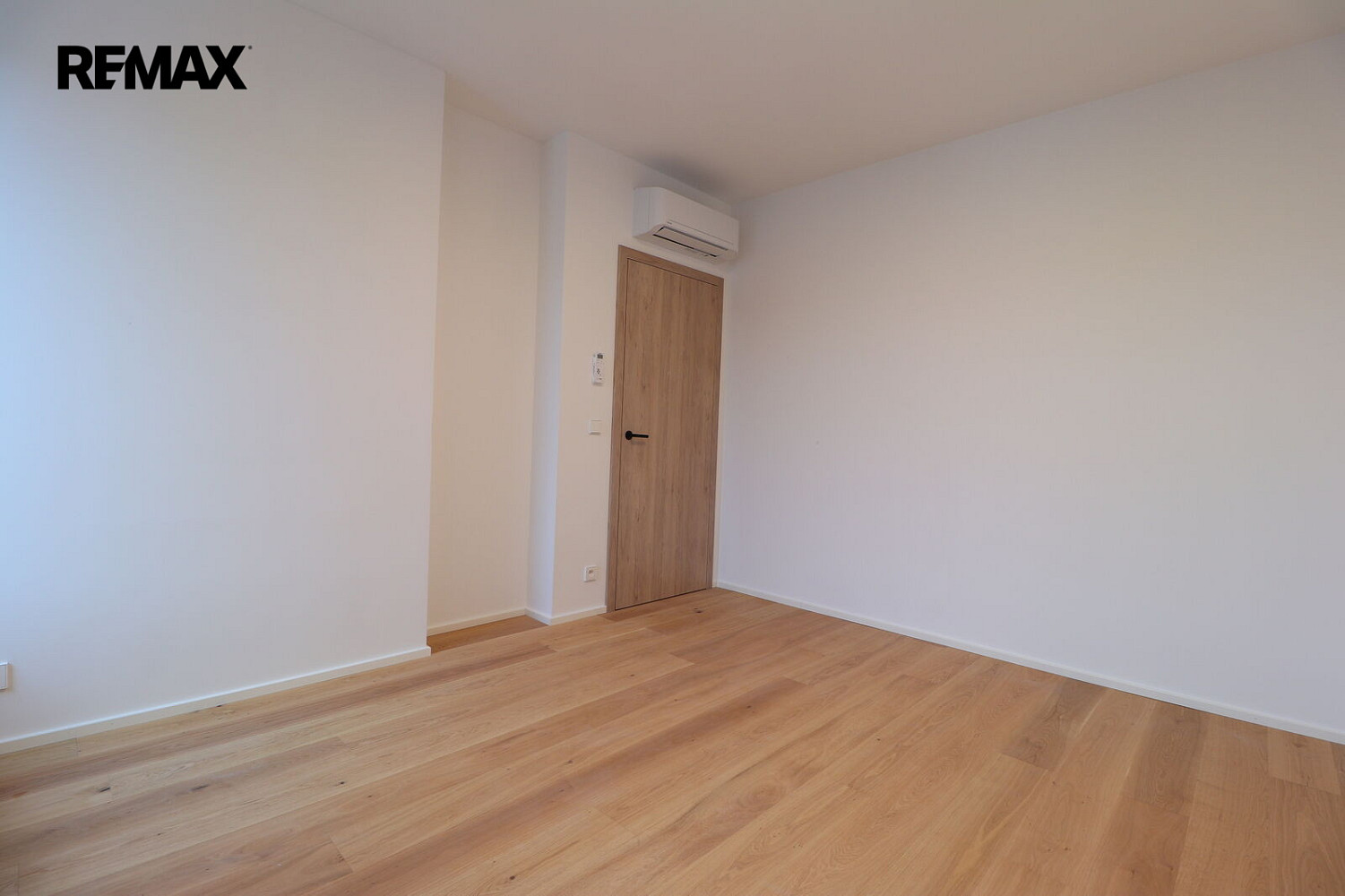 Pronájem bytu 2+kk 40 m² – fotografie 4