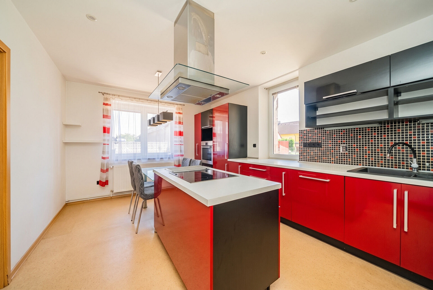 Prodej domu 130 m² s pozemkem 1 444 m² – fotografie 4