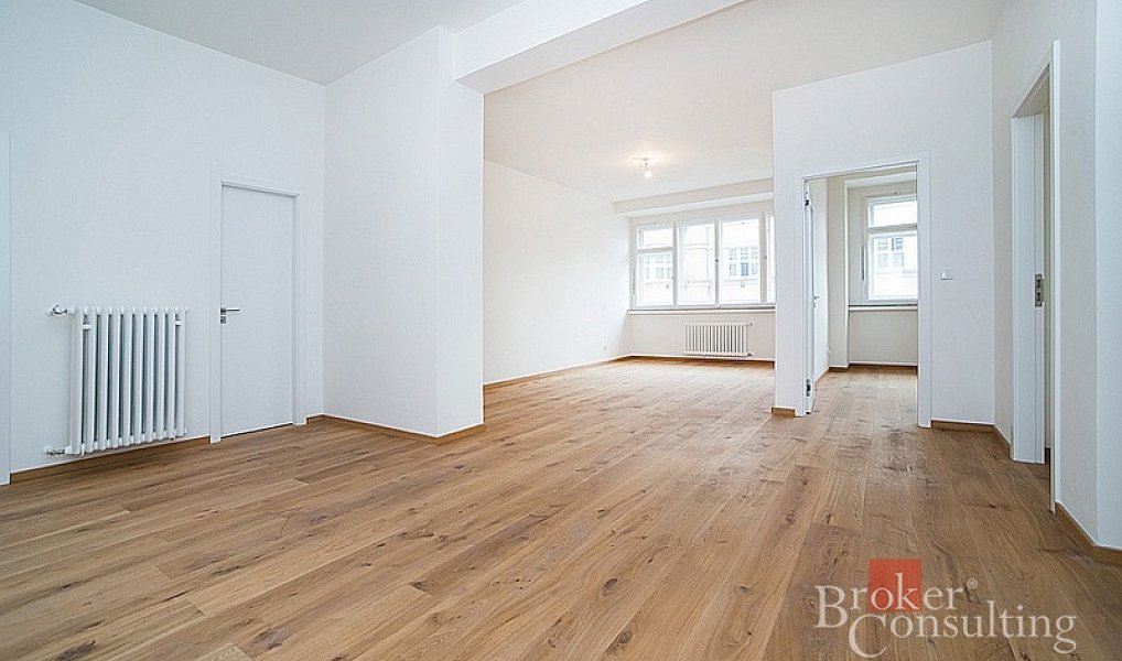 Pronájem kanceláře 110 m², Praha – fotka 1 z 23