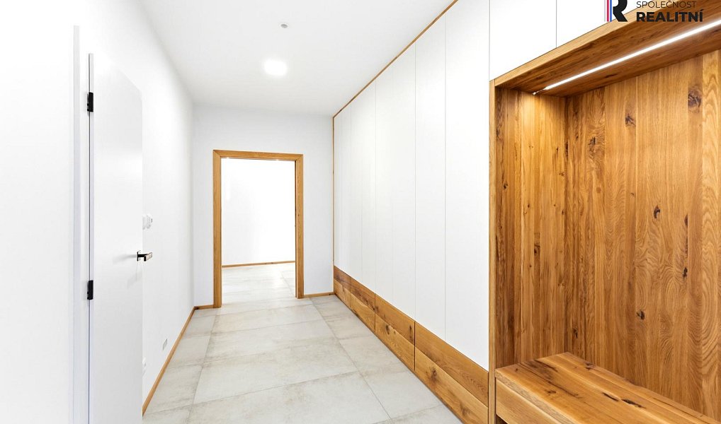Prodej domu 200 m² s pozemkem 900 m², Veltrusy – náhled fotky 26