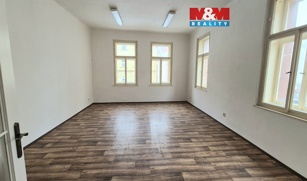 Pronájem kanceláře 41 m², Kladno – fotka 1 z 10