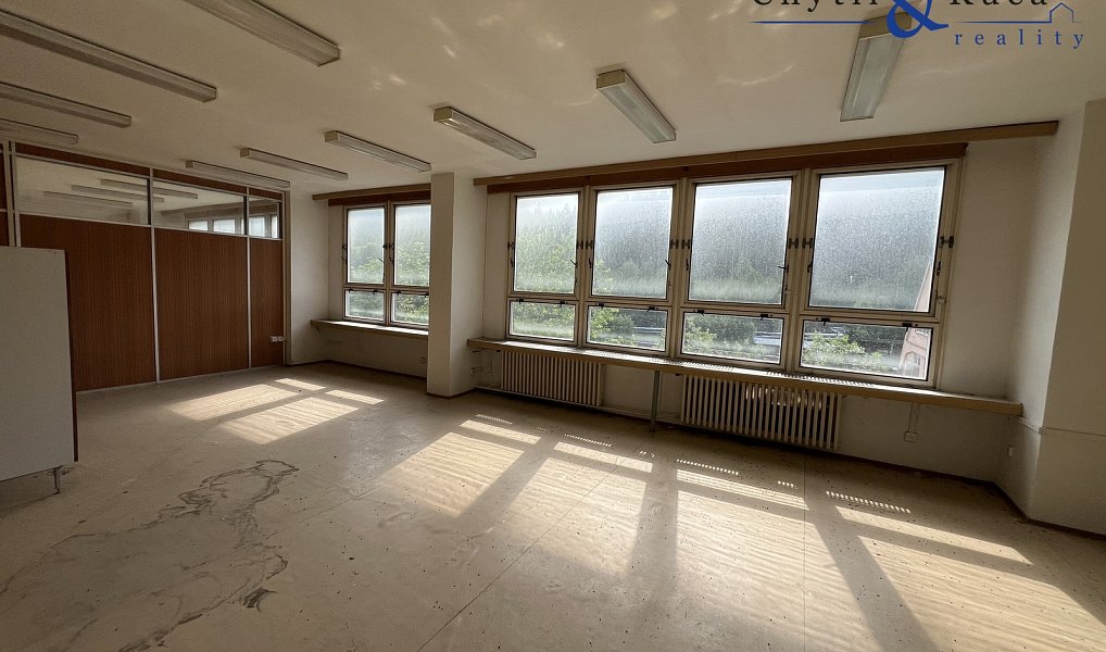Prodej skladovacích prostor 2 156 m², Vsetín – náhled fotky 8