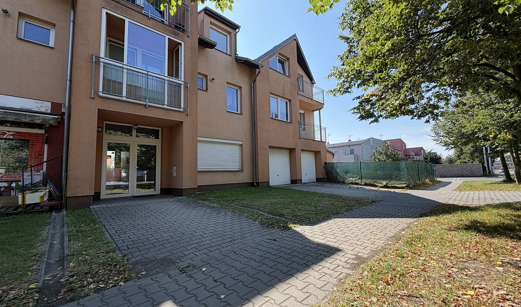Prodej bytu 3+kk 74 m², Šestajovice – náhled fotky 24