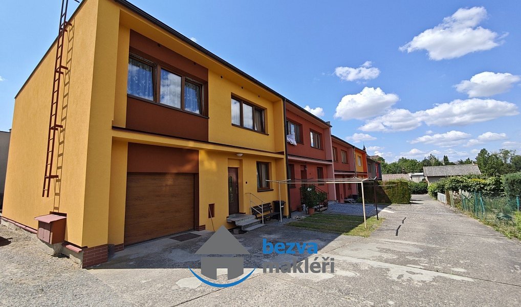 Prodej domu 213 m² s pozemkem 688 m², Chrast – náhled fotky 2