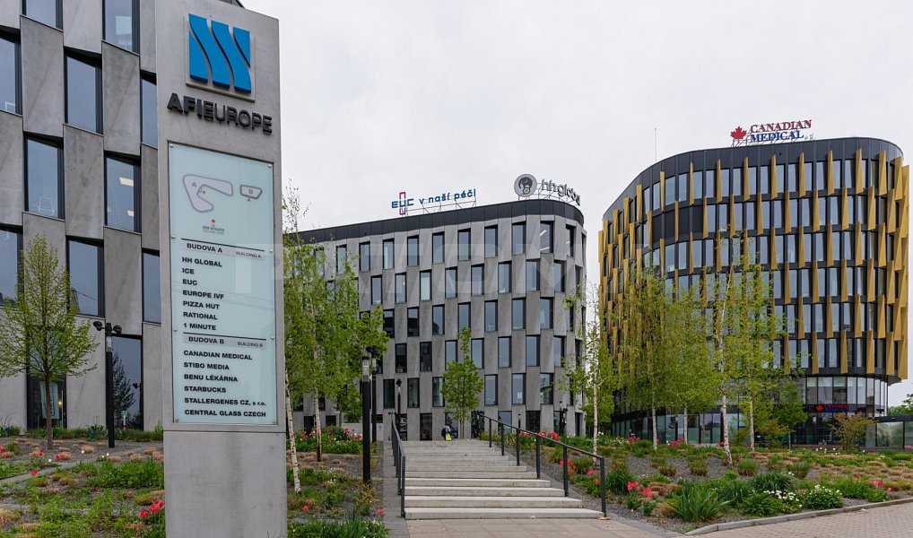Pronájem kanceláře 447 m², Praha – fotka 1 z 13