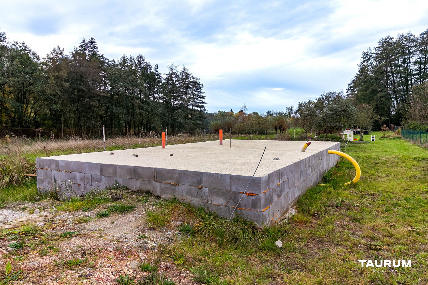 Prodej stavebního pozemku 1 500 m² – fotografie 2