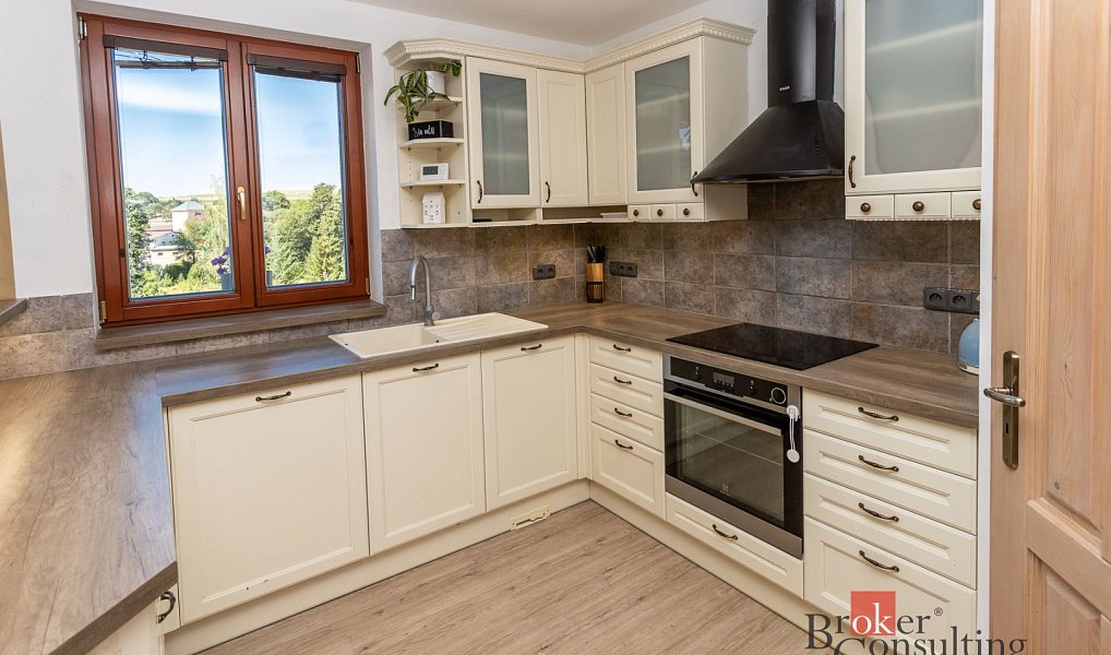Prodej domu 200 m² s pozemkem 926 m², Nové Město na Moravě – náhled fotky 2