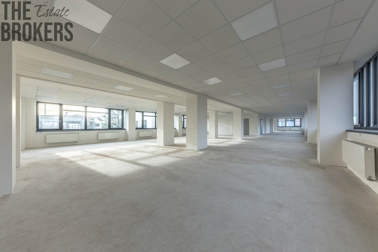 Pronájem kanceláře 375 m² – pohled 2