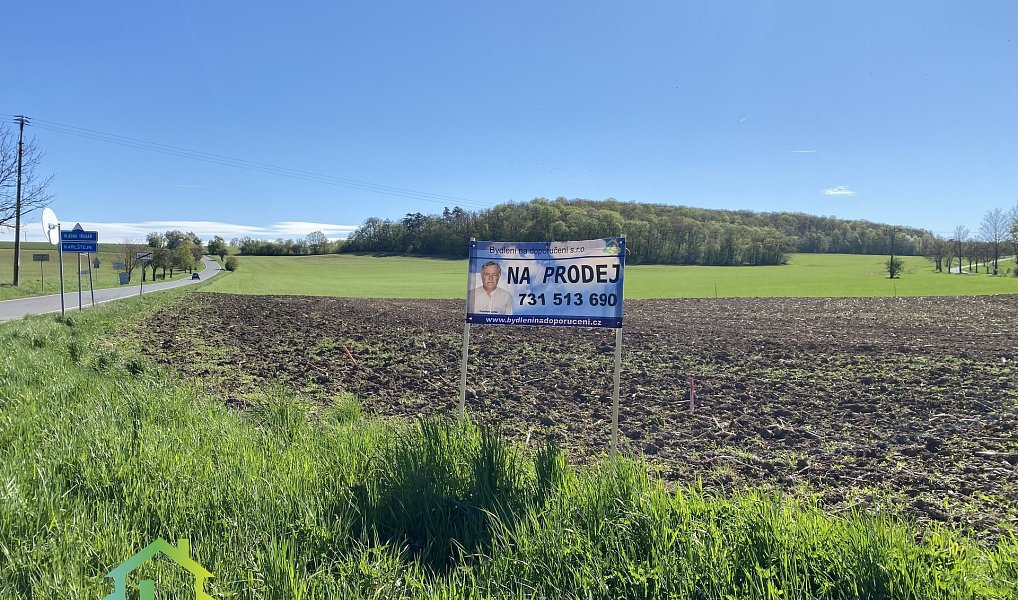 Prodej stavebního pozemku 1 000 m², Mořina – náhled fotky 4
