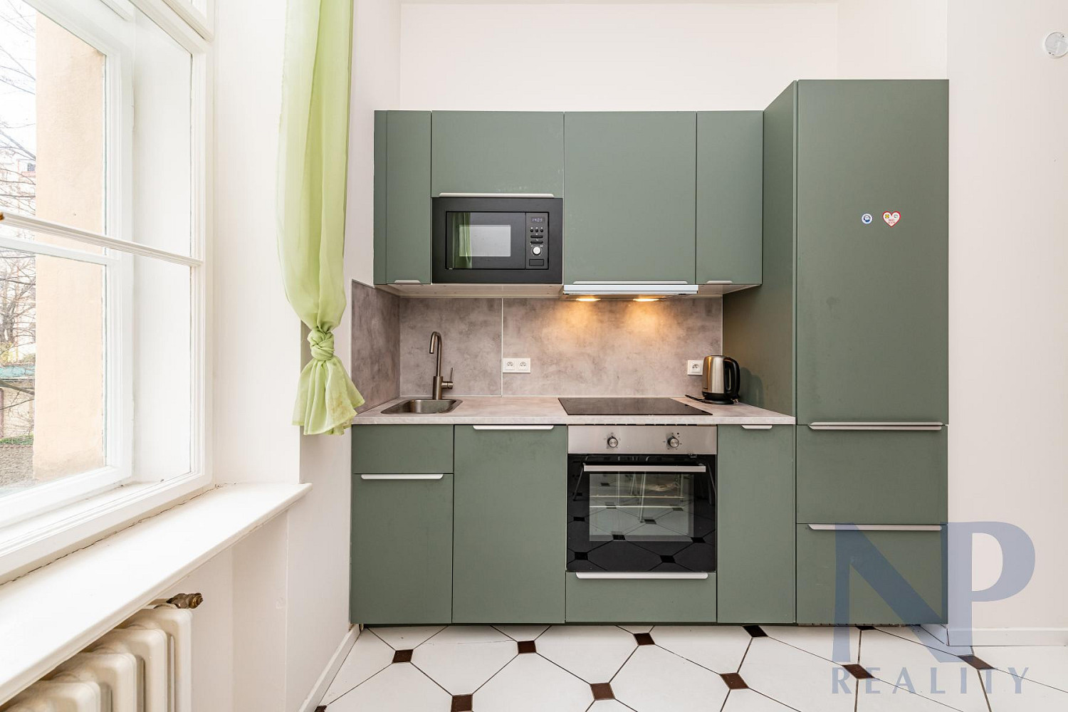 Pronájem bytu 3+kk 54 m² – pohled 2