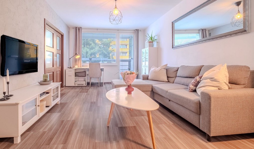 Pronájem bytu 3+1 70 m², Poděbrady – fotka 1 z 23