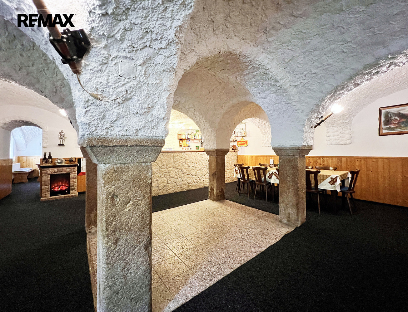 Prodej apartmánů s restaurací a vinárnou 510 m², pozemek 706 m², Jindřichovice – pohled 5