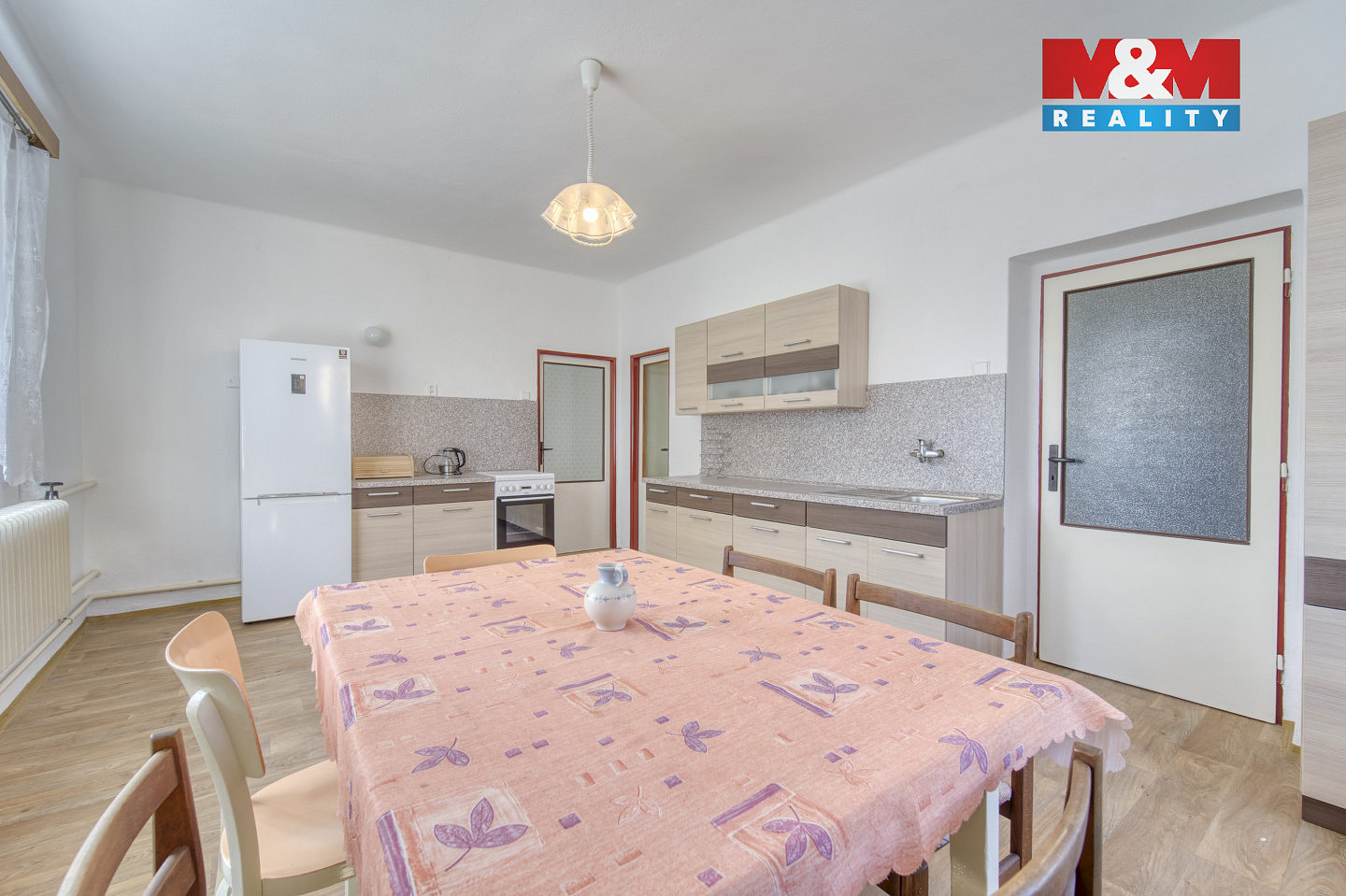Pronájem domu 223 m² s pozemkem 1 084 m² — photo 2