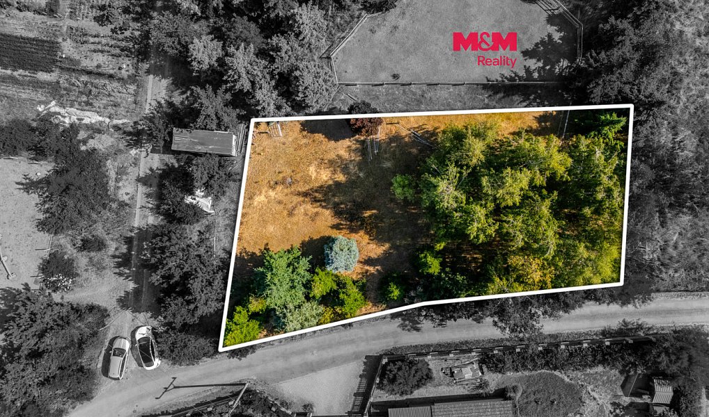 Prodej stavebního pozemku 934 m², Tišice – fotka 1 z 9