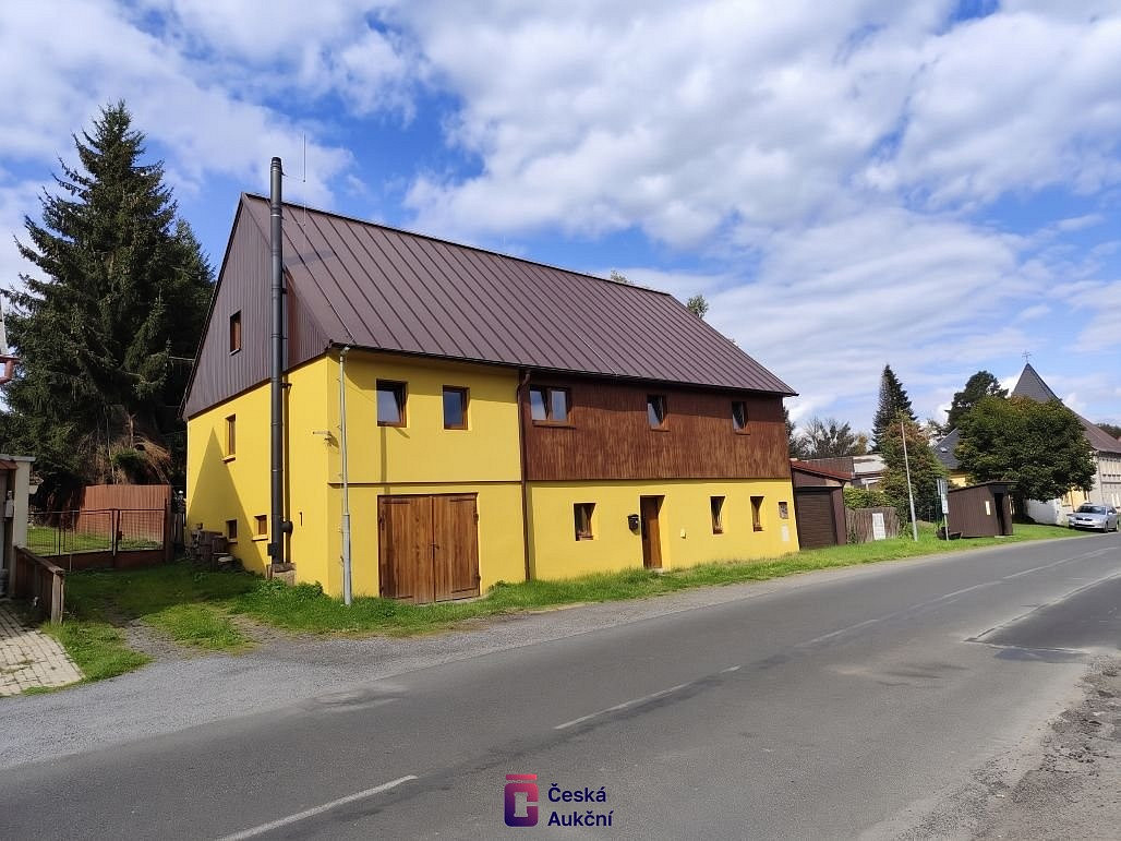 Prodej domu 218 m² s pozemkem 1 170 m²