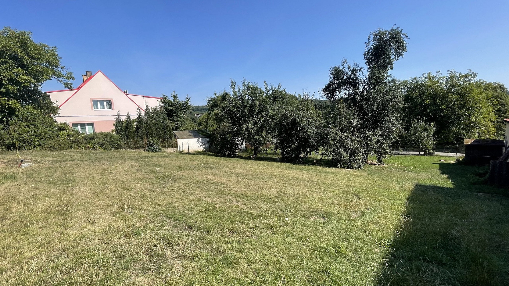 Prodej stavebního pozemku 813 m² — photo 3