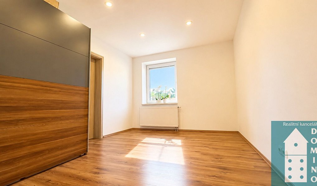 Prodej domu 241 m² s pozemkem 341 m², Halenkovice – náhled fotky 23