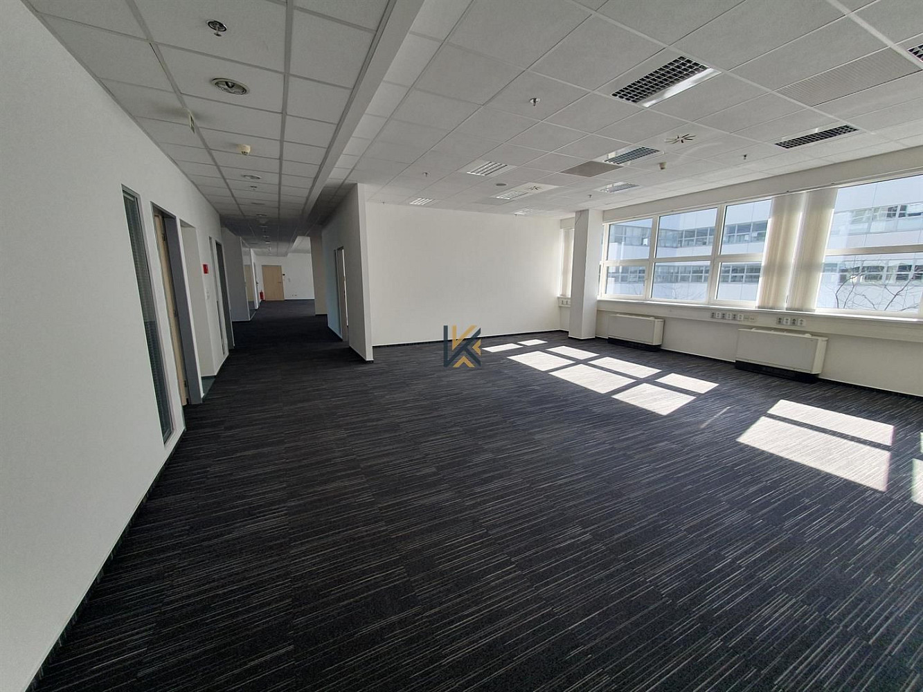 Pronájem kanceláře 576 m²