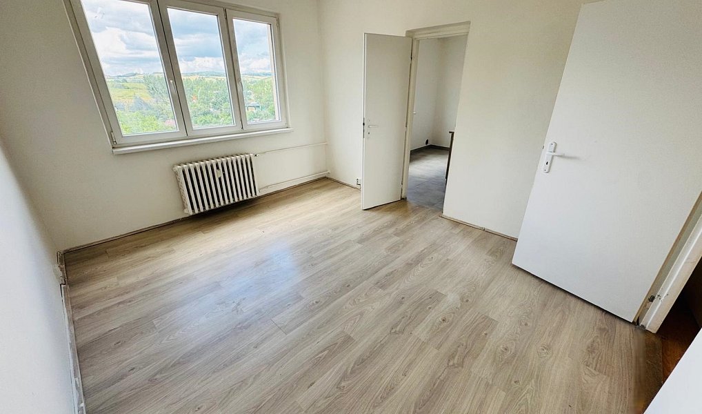 Pronájem bytu 2+1 50 m², Bochov – náhled fotky 2