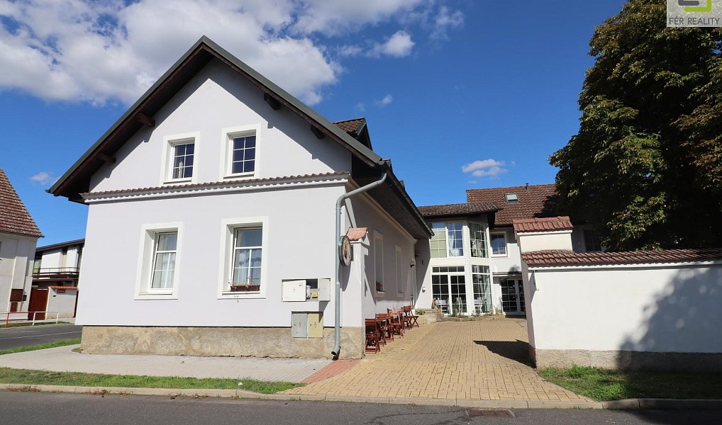 Prodej ubytovacího objektu 607 m², Vědomice – fotka 1 z 60