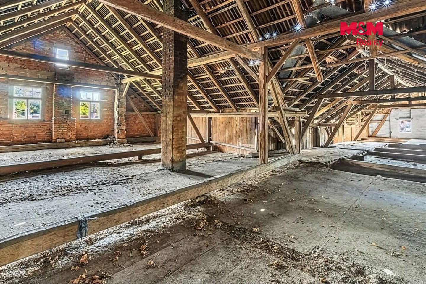 Prodej domu 130 m² s pozemkem 1 032 m² – fotografie 2