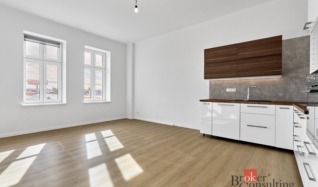 Prodej bytu 3+kk 90 m², Cheb – náhled fotky 3