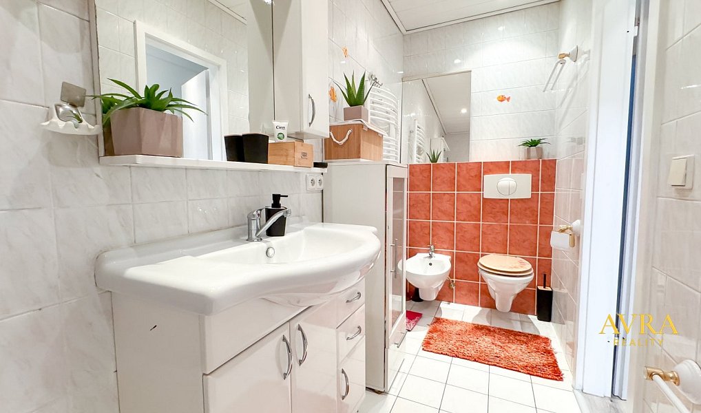 Prodej domu 167 m² s pozemkem 265 m², Velká Hleďsebe – náhled fotky 9