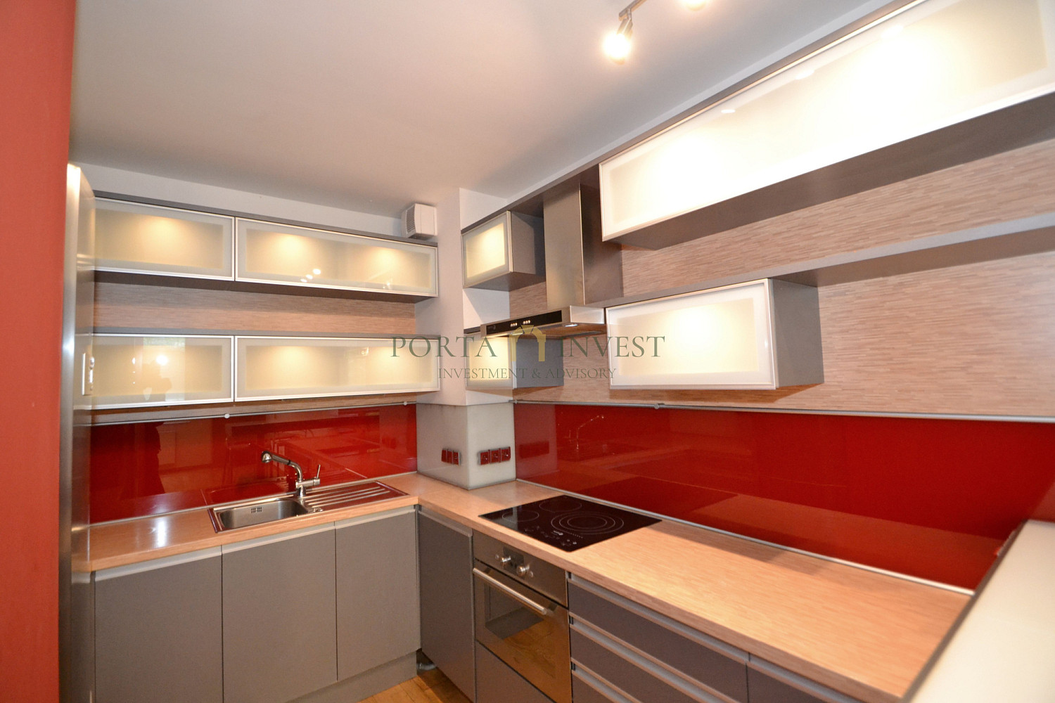 Pronájem bytu 2+kk 63 m² – fotografie 3